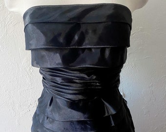 Vestido de cóctel de organza BCBG de los años 90