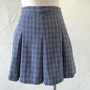 90er jahre high waist blau karierte bundfaltenshorts