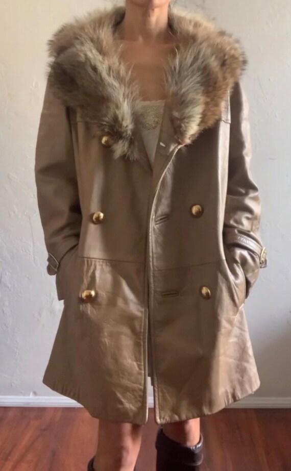 Amazing 1960s / 70s leather and fox coat ~ medium - image 9