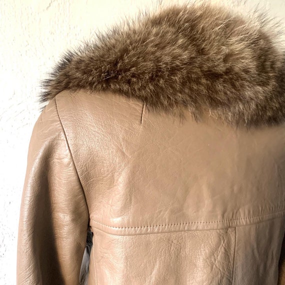 Amazing 1960s / 70s leather and fox coat ~ medium - image 6