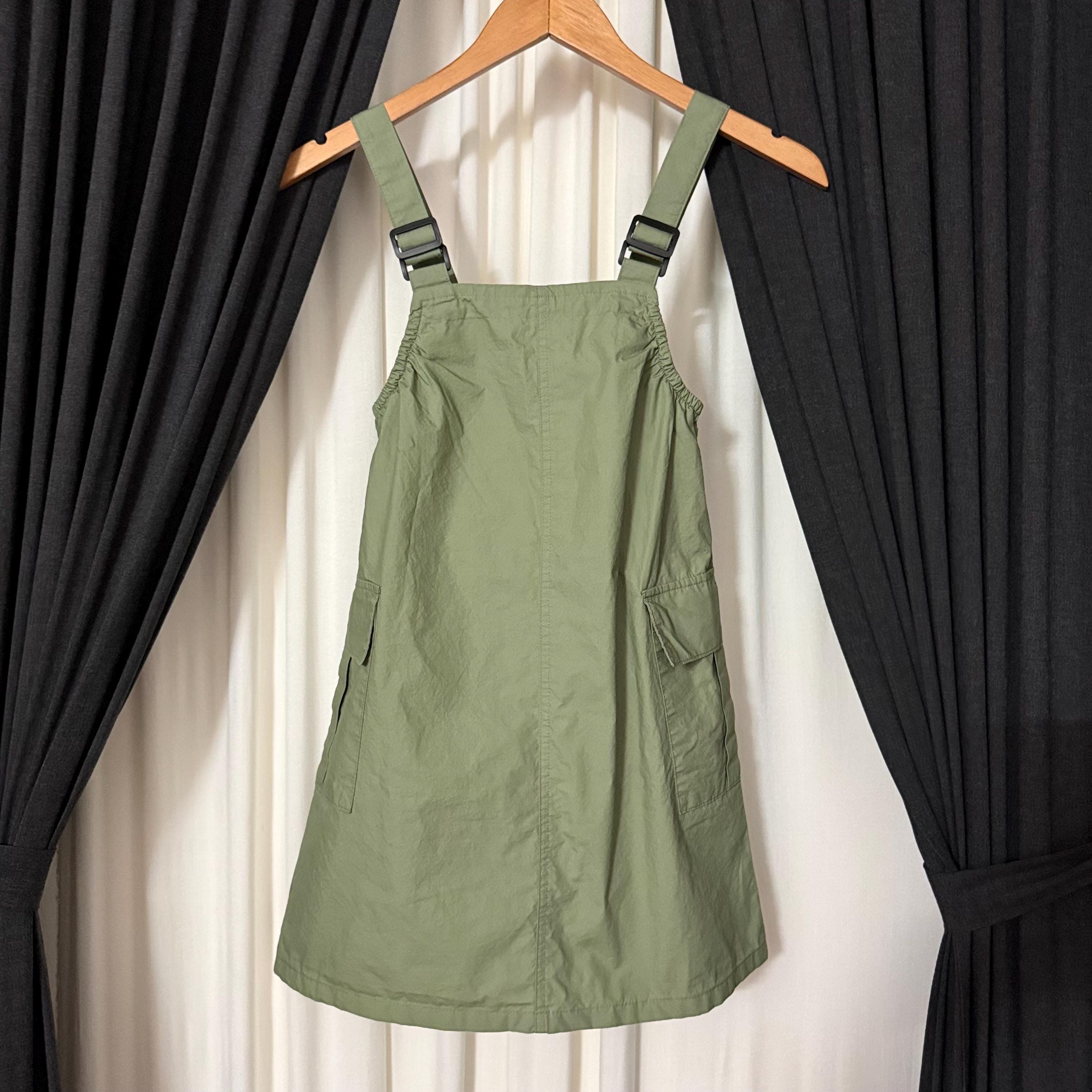 green emerald velvet dress DSquared2 // Green Silk Cargo Pocket Dress – VSP Consignment main image 1
