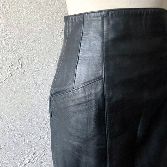 80s black leather mini skirt - image 4
