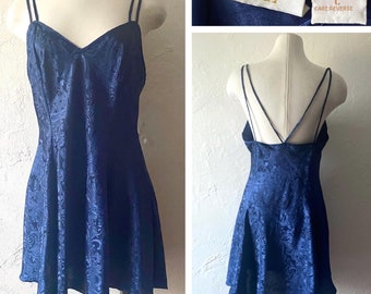 80s Victoria’s Secret navy nightgown