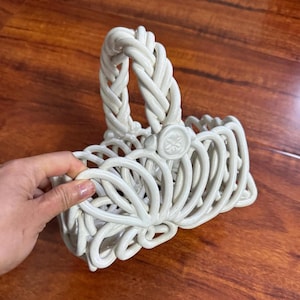 Vtg ceramic basket