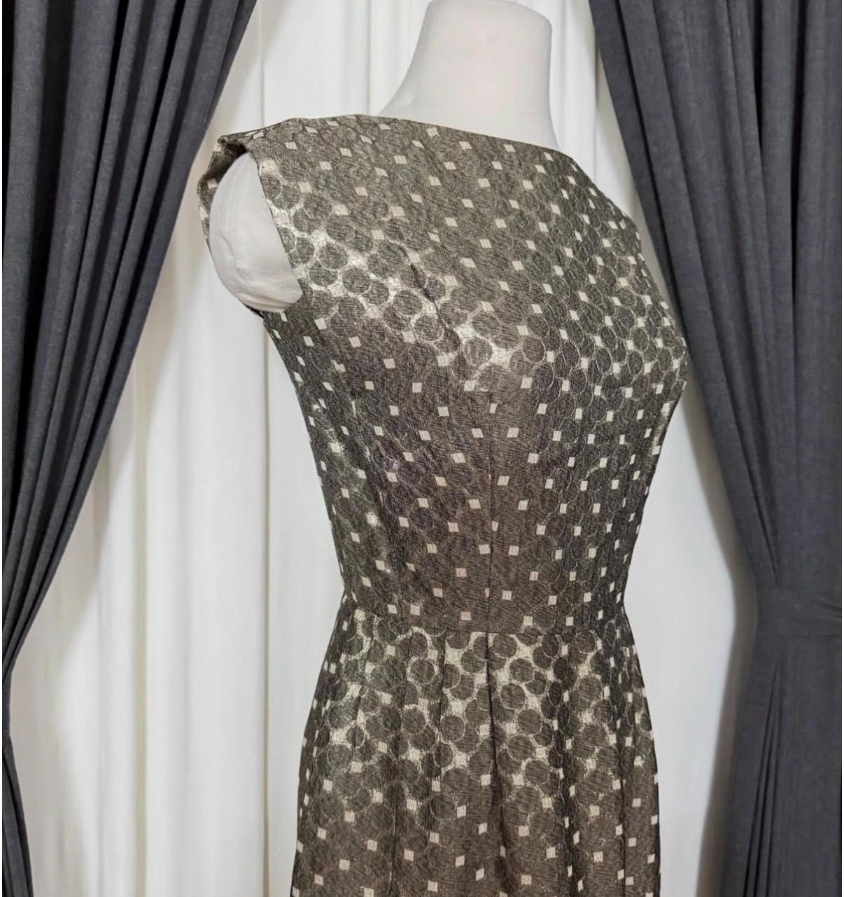 Vintage 1950s Holiday Party Dress - Etsy Vintage 1950s Holiday Party Dress - Etsy