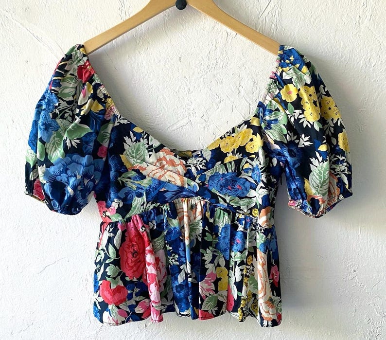 Top babydoll floral de Zara imagen 3