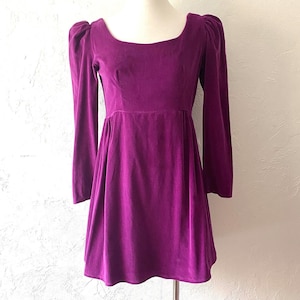 60er Jahre Mod Samtkleid magenta