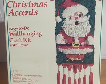 Nuevo kit de manualidades para colgar en la pared con acentos navideños vintage, fácil de hacer, con pasador, estilo n.° 4691, tamaño con acabado de Papá Noel: 12 x 34 pulgadas Vogart Crafts