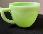 Vintage Jadeite jeanette 2 cup measuring cup