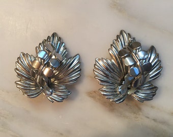 Vintage silver tone leaf earrings