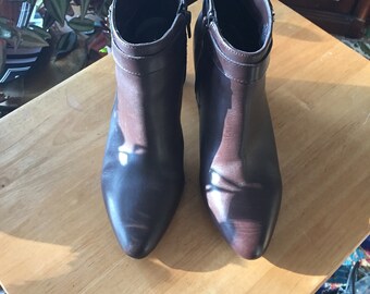 hip and bone chelsea boot