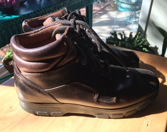 dexter hiking boots with red laces