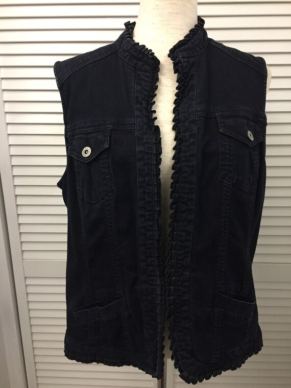 Dark navy cotton vest by Chicos Platinum Hidden ho