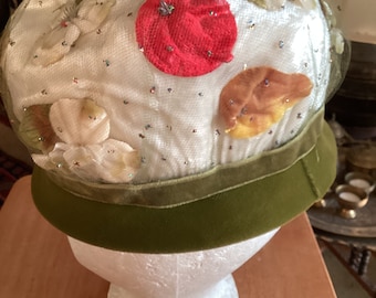 Vintage bouffant bubble hat with floral top green velvet brim Made in USA Mid century funky fun cosplay church hat. Fine netting over top