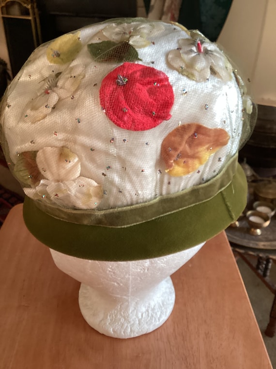 Vintage bouffant bubble hat with floral top green 