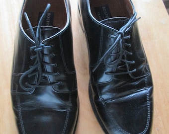 Vintage Bostonian Classics black leather oxfords or brogues. First Flex leather sole. Barely worn. Unisex Mens 8 M Women's 10 1/2-11
