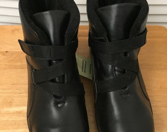 Heritage black leather fleece lined waterproof boots Mens10 WW Unisex warm snow boot Tag on never worn ankle length winter boot Easy on