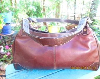 Franco Sarto two tone brown leather vtg hobo bucket short shoulder purse. 14"W x 8" deep.. Double 16-17" adjustable strap