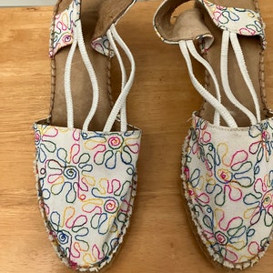 Colorful embroidered canvas and jute espadrilles/ wedges elastic straps EU size 40 US 9- see description Slip into summer go w all shoes