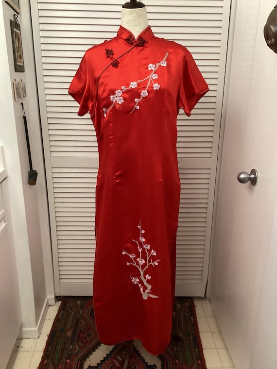 Red Gold Embroidered Cheongsam