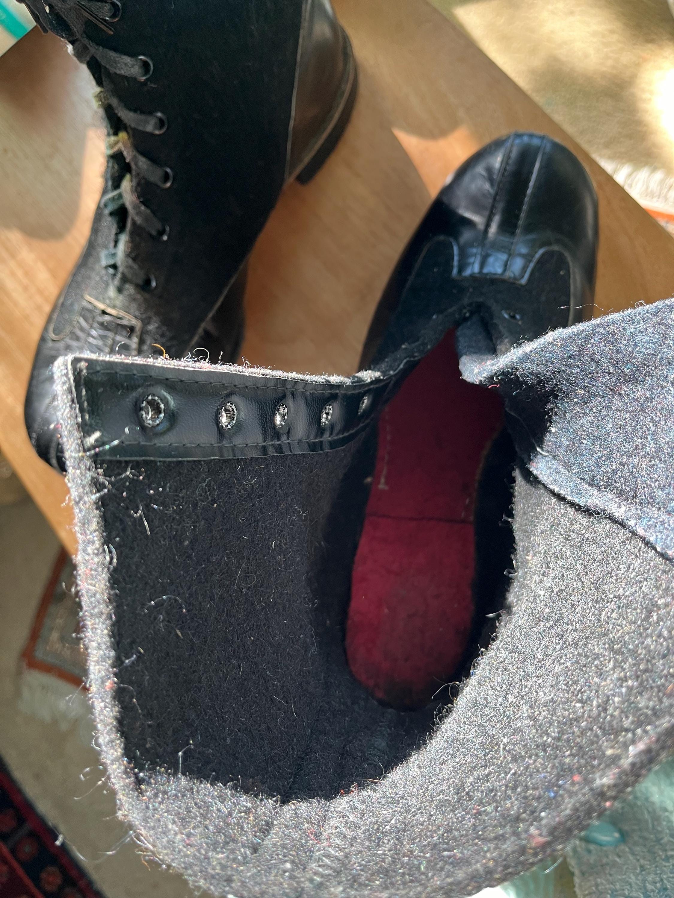 Black Leather and Wool Lace up Boots Vintage 1950 display picture 1