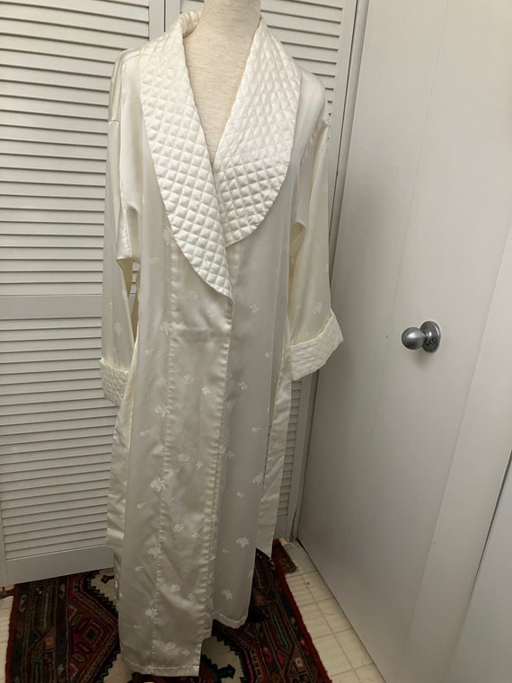 Vintage cream white long robe quilted collar and … - image 7