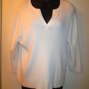 Pierre Cardin vintage white 100% cotton knit v neck top in excellent condition. Extra Large. Classic timeless wardrobe staple. Plus size.