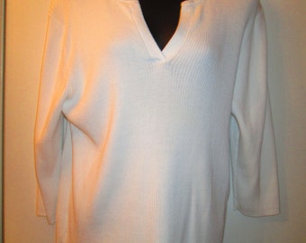Pierre Cardin vintage white 100% cotton knit v neck top in excellent condition. Extra Large. Classic timeless wardrobe staple. Plus size.