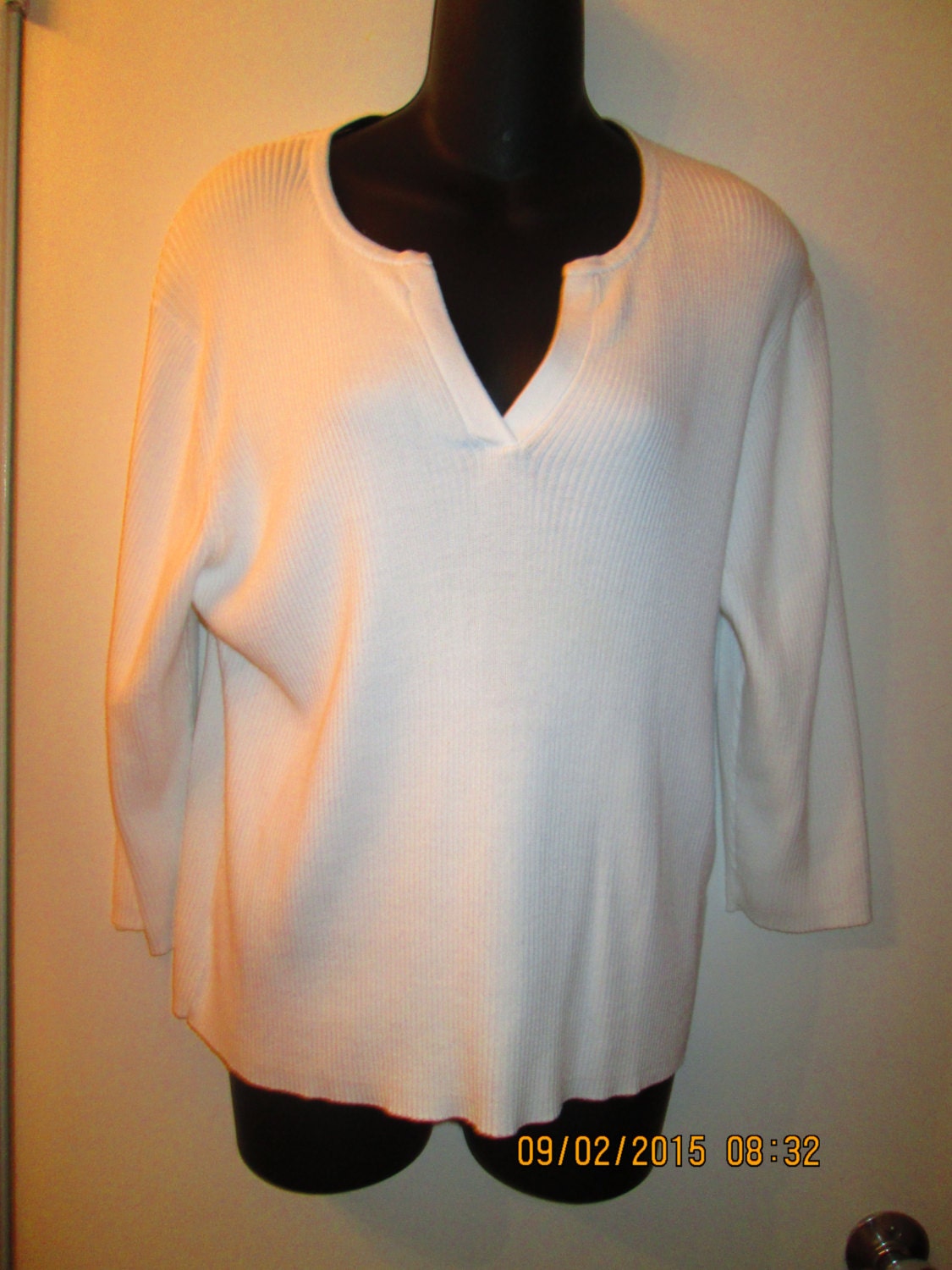 MrsHummelsBasement Pierre Cardin Vintage White 100% Cotton Knit V Neck Top in Excellent Condition. Extra Large. Classic Timeless Wardrobe Staple. Plus Size.