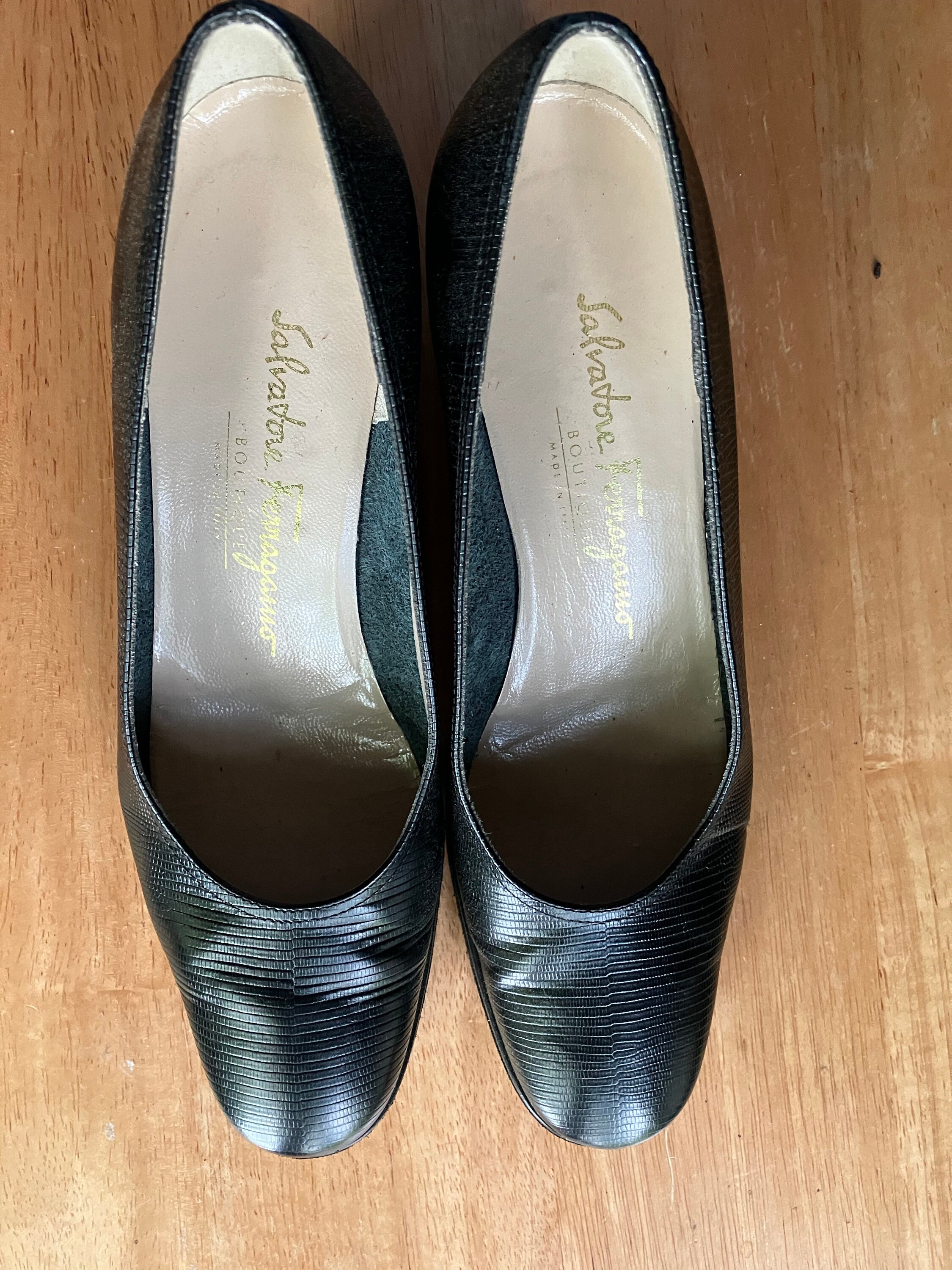 Salvatore Ferragamo textured black leather shoes Salvatore Ferragamo Men main image 3