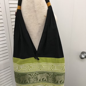 Black and lime green elephant theme cotton purse bucket bag, Boho beach, diaper , overnight or everyday tote. Like new vintage Made in India