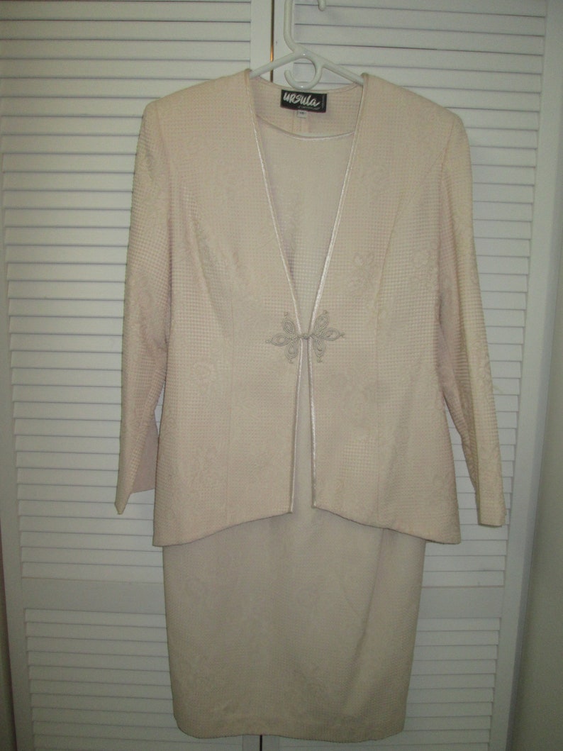 Vintage beige semi formal beige 2 piece sheath dress w adorned jacket M of bridegroom formal event Ursula of Switzerland evening dressjkt