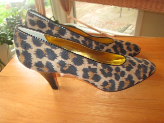 anne klein leopard pumps