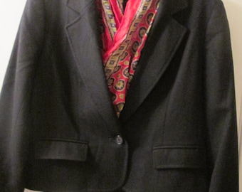 Vintage Pendleton timeless classic black wool cropped single button jacket. Generous size 8P Minimalist Go with anything jacket.