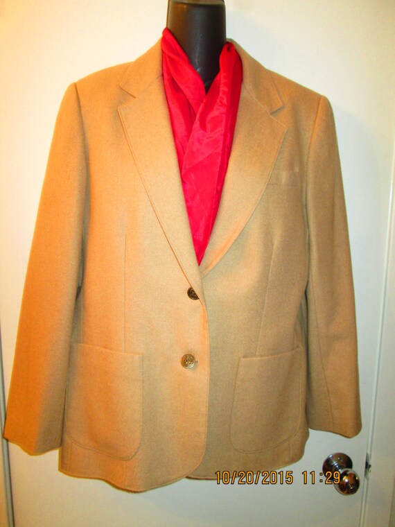 Vintage Camel Colored Wool Blend Blazer in Great Condition. Size 12