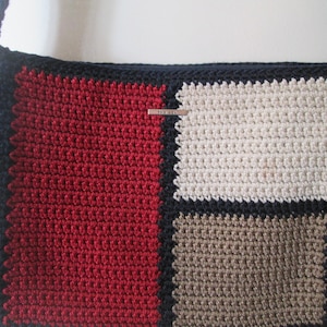 Vintage block colored navy white red and beige The Sak small crochet shoulder purse. Perfect patriotic summer  purse. Small The Sak purse