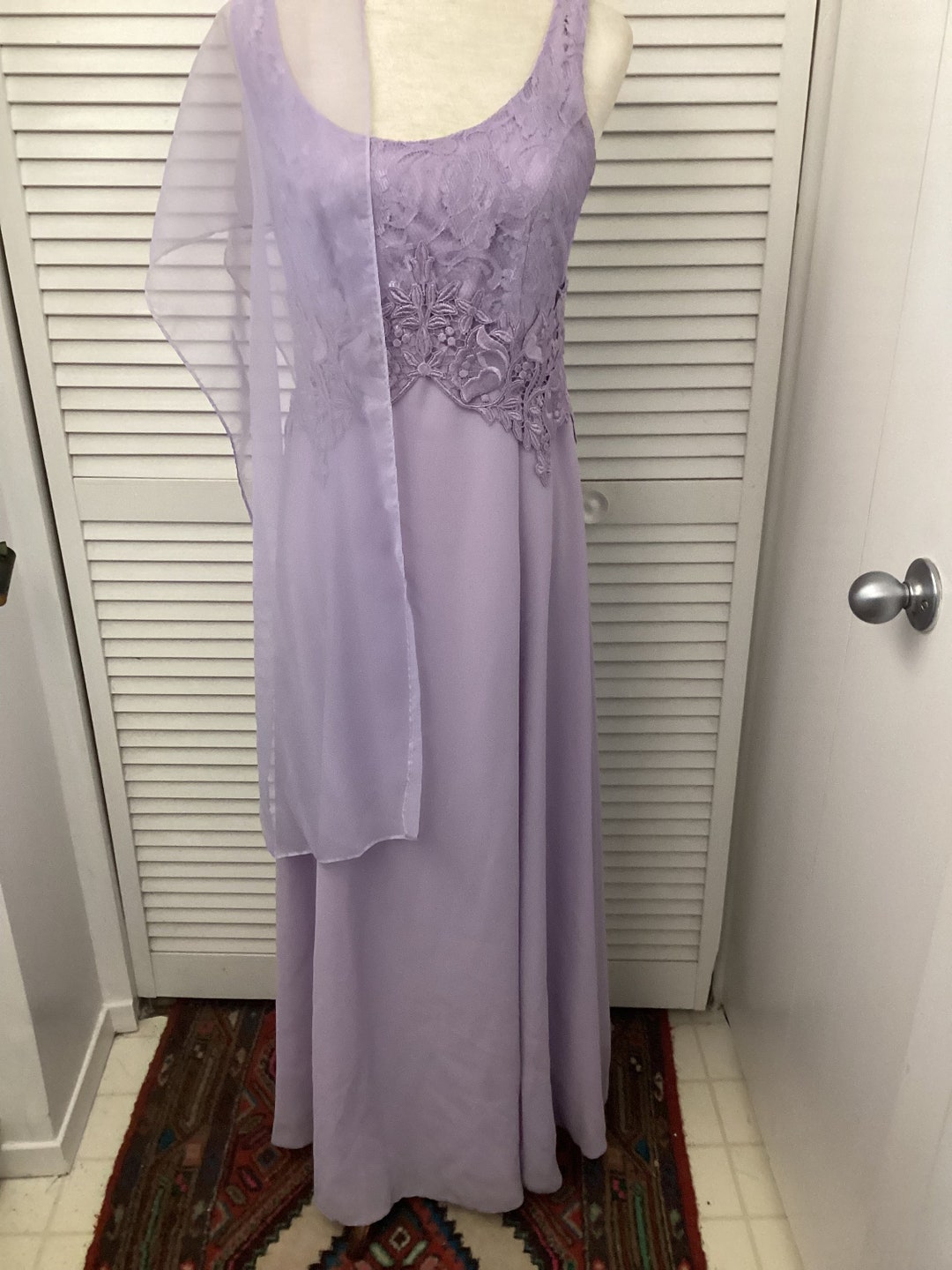 Scoop Lace Top and A-line Chiffon Skirt Set Lavender