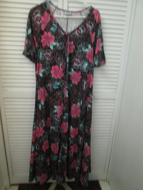 Black and pink floral very full hem angel wing par