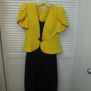 Vintage Act 1 hecho en EE.UU. 100% algodón espagueti correa vestido azul marino completo w / forro de crinolina inferior chaqueta de manga corta de color amarillo brillante. Vtg 14P