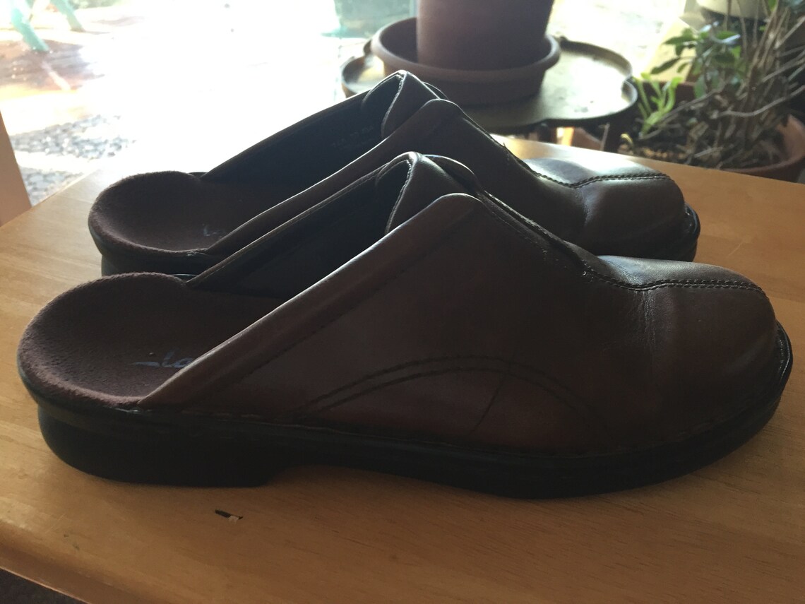 slip on open back shoes