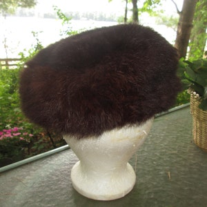 Vintage made in the USA fur workers label dark brown rabbit fur hat beret beanie hat Unique fur beret fur hat 1960&#39;s or earlier. Fun fur hat