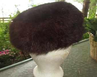 Vintage made in the USA fur workers label dark brown rabbit fur hat beret beanie hat Unique fur beret fur hat 1960&#39;s or earlier. Fun fur hat