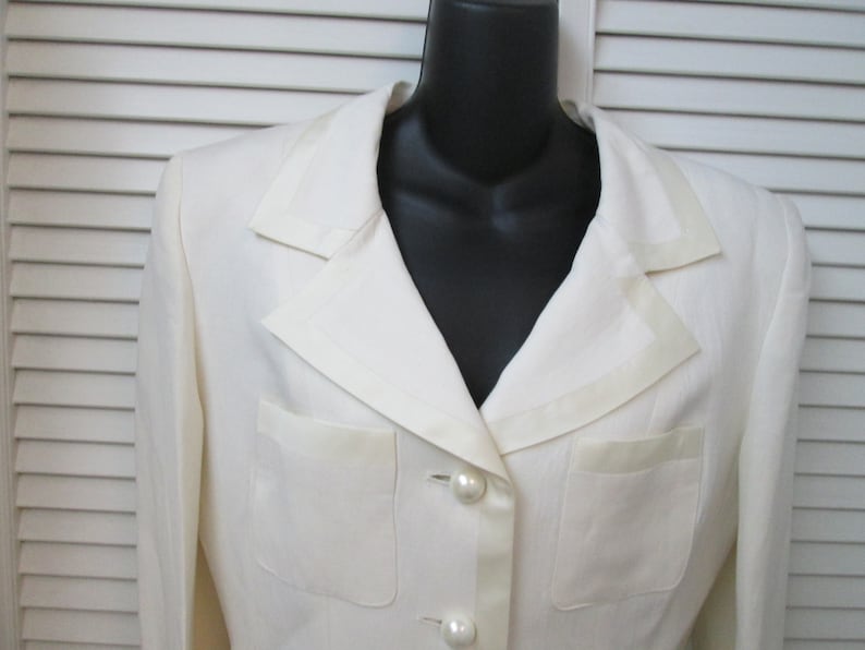 Vintage Ann Taylor made in USA linen blend cream colored 2 piece suit w cream satin trim Courthouse 2nd wedding dressy preppy spring suit