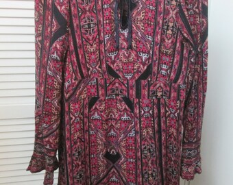 Patrons of Peace boho hippie loose fit ruffle sleeve tunic blouse. Made in India Small geometric pattern