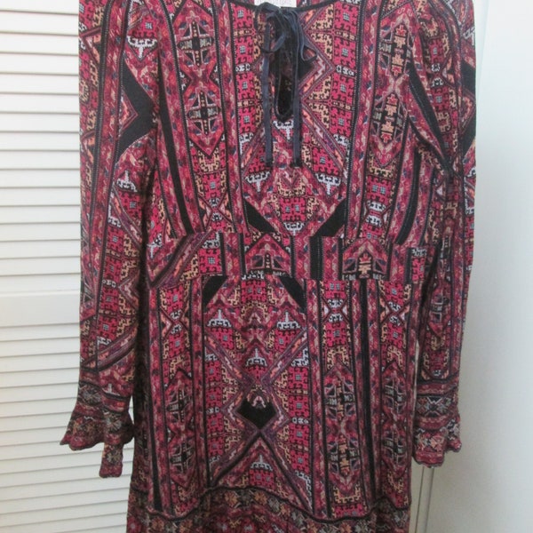 Patrons of Peace boho hippie loose fit ruffle sleeve tunic blouse. Made in India Small geometric pattern