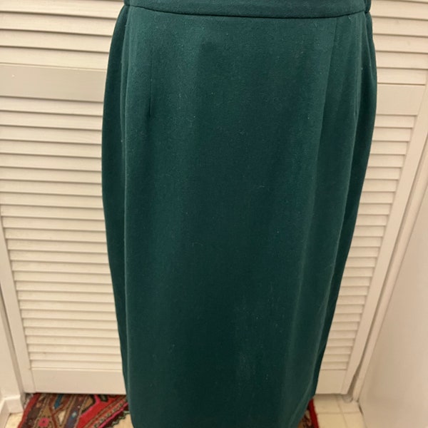 Vintage forest green wool midi sheath skirt, fully lined, back zip close flat waistband back kick pleat Made in USA vtg sz 12
