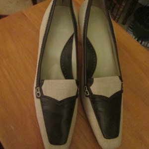 Vtg Carole Little brown leather and light beige linen look low stacked heel Size 8 1/2 MLeather sole made in Brazil Barely worn True size
