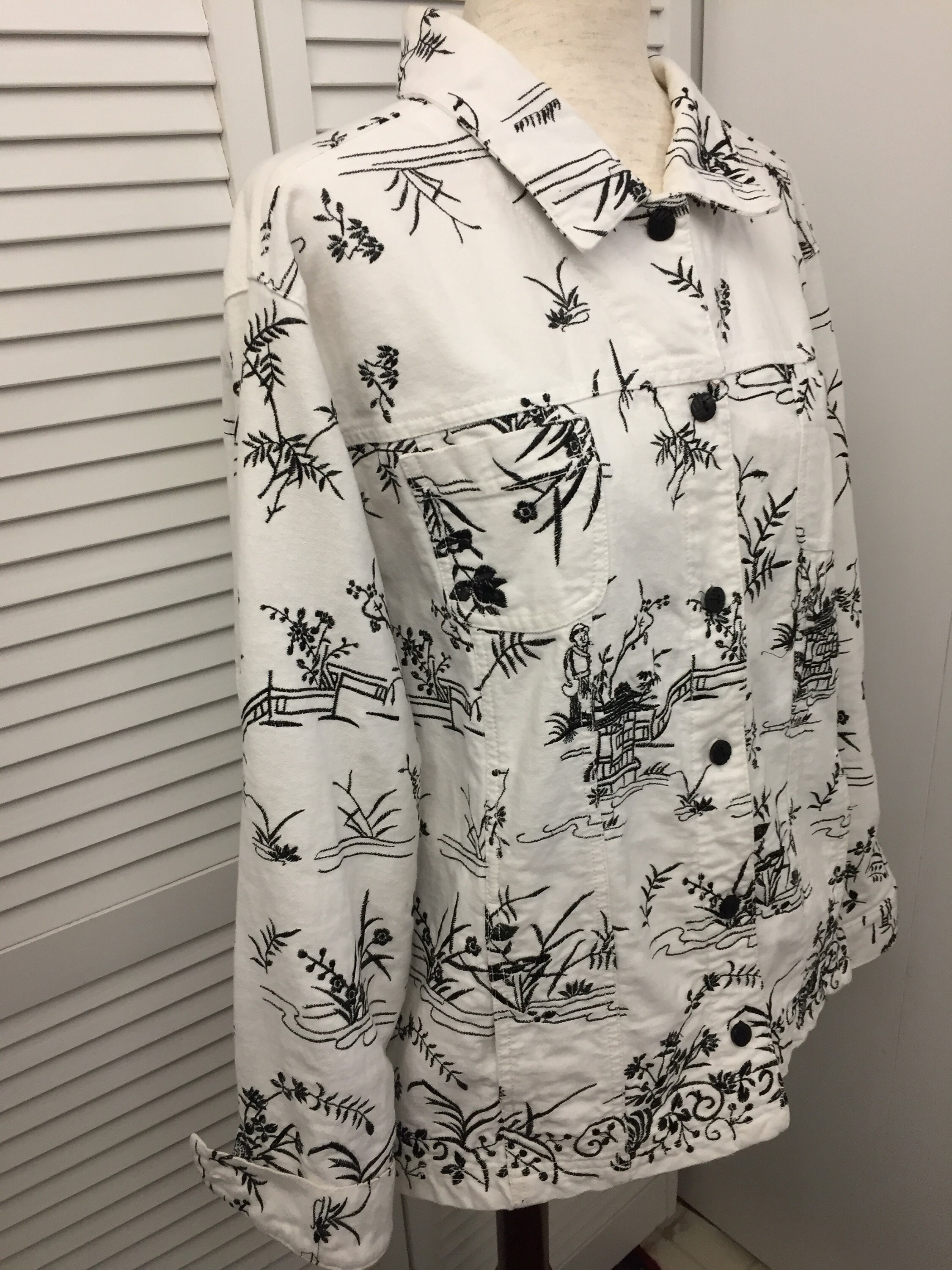 Chicos White Cotton Jean Style Jacket 