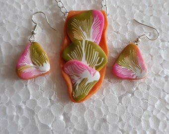 Pretty abstract floral pendant and matching earrings set, polymer clay, summer colours