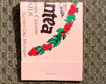 Vintage Matchbook, Villa Amantea, Restaurant, Garden City, Michigan, W/ 20 Match Sticks, FREE SHIP In UsA